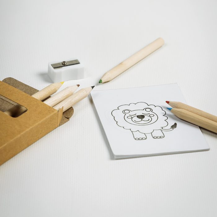 conjunto de lápis + desenhos